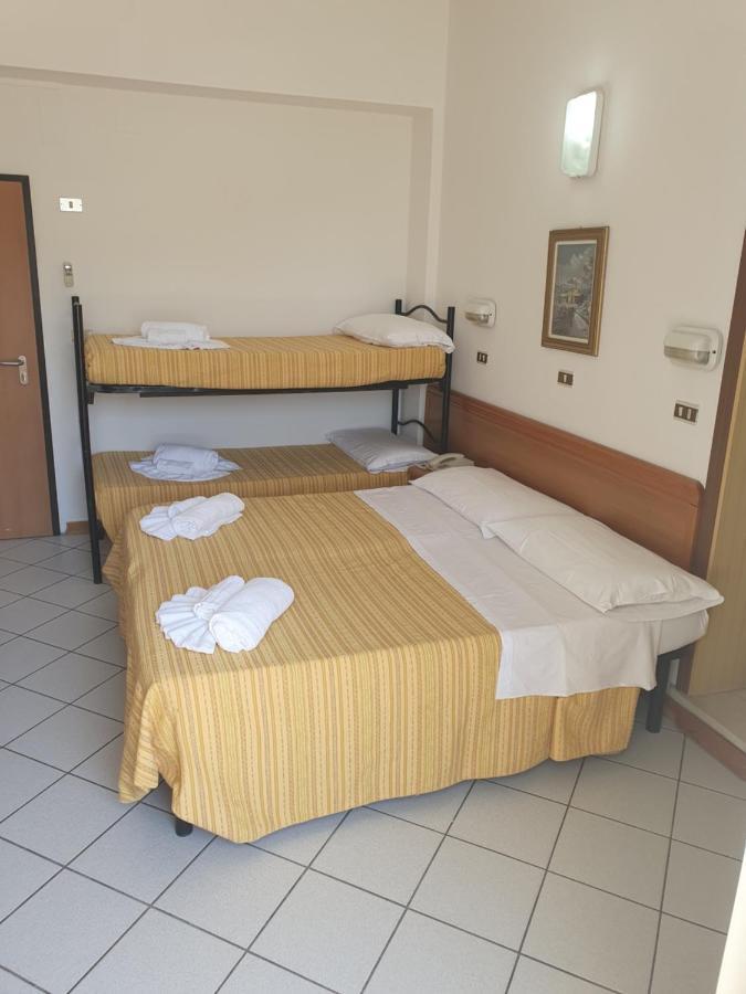 Hotel Venezia San Mauro Mare Quarto foto