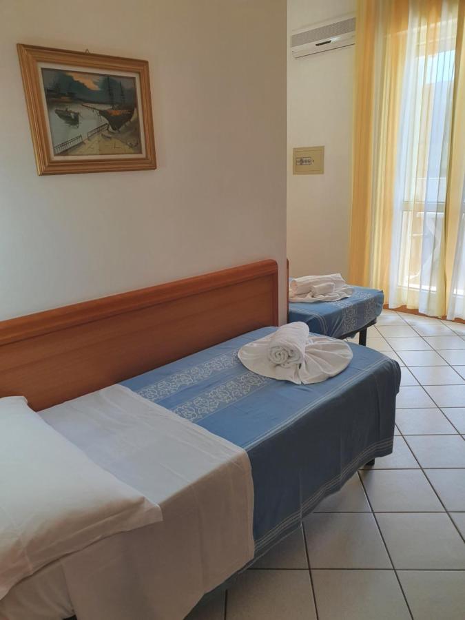 Hotel Venezia San Mauro Mare Quarto foto